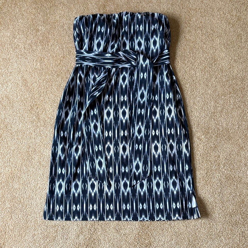 Athleta Strapless Navy and White Dress size 4 mini tie dye padded